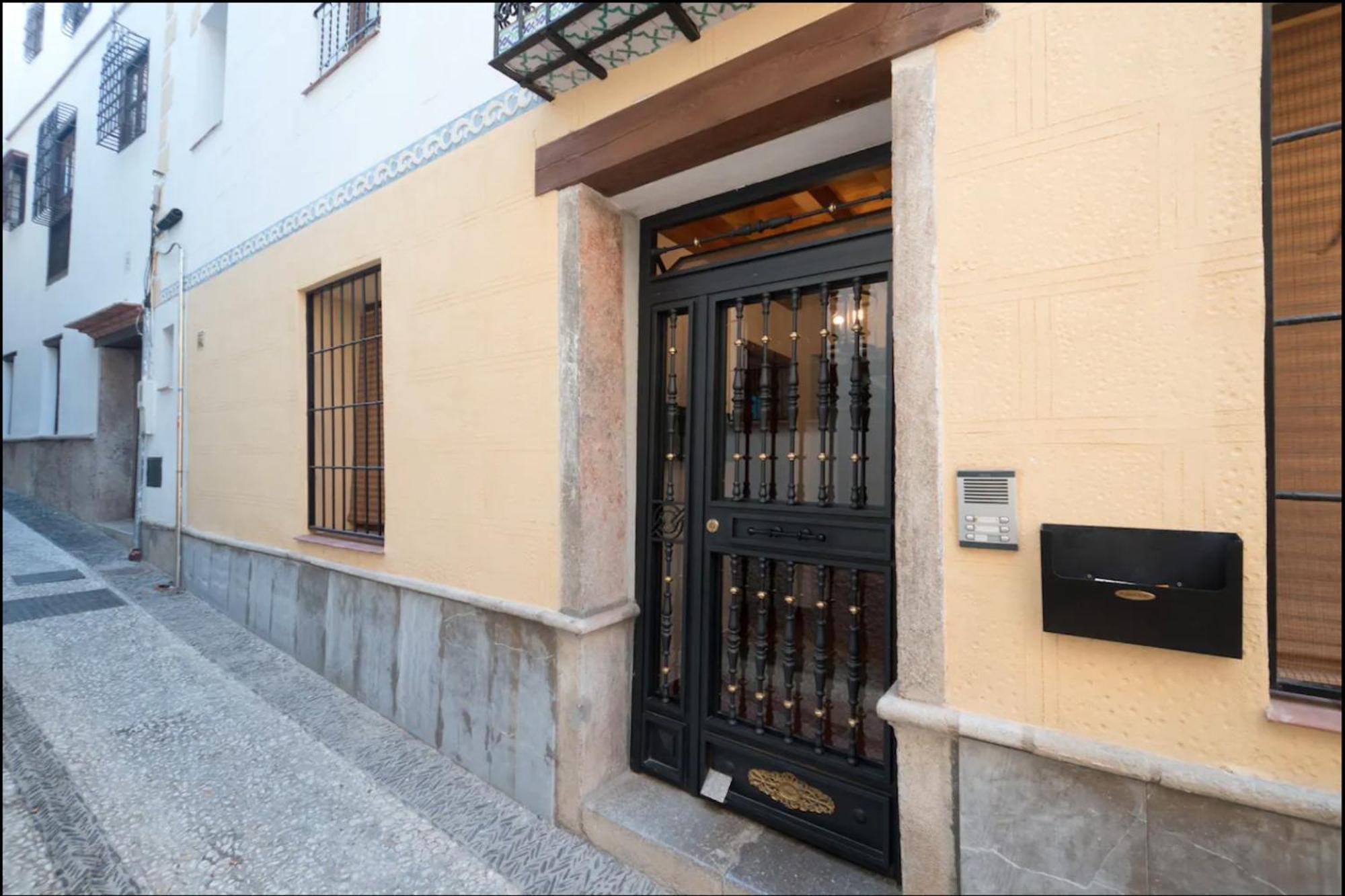 Apartamentos Centro Historico A Los Pies De La Alhambra Granada Exterior foto